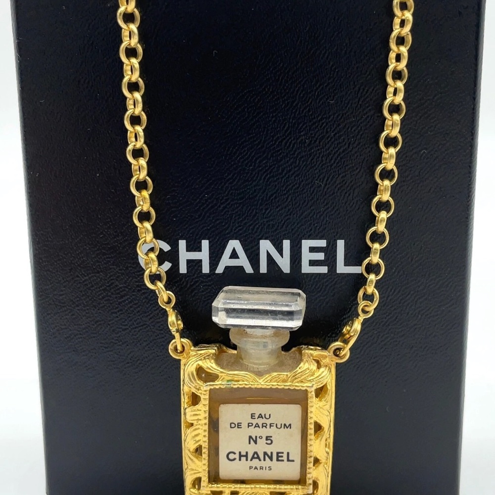 CHANEL Gold Eau de Parfum Pendant Necklace